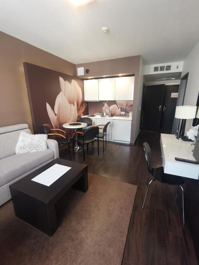Apartament Prywatny Salon Z Aneksem Kuchennym I Sypialnia W Hotelu Diva Kolobrzeg Ngoại thất bức ảnh